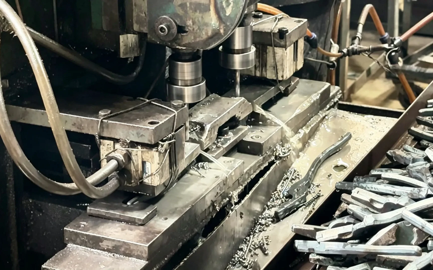 www.huashutools.com Huashu Tools stamping die station, pliers blank stamping & cutting, hardware production equipment close‑up